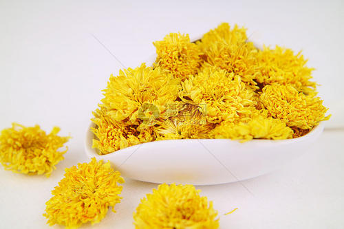 菊花茶的功效与作用一览 菊花茶有哪些功效