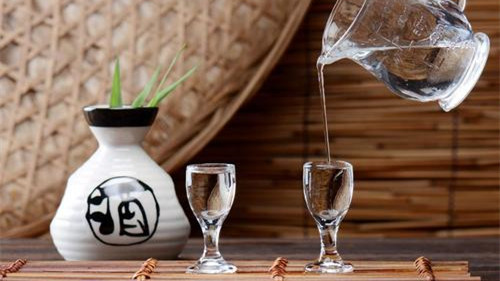 白酒的作用与功效有哪些 白酒的十大功效与作用