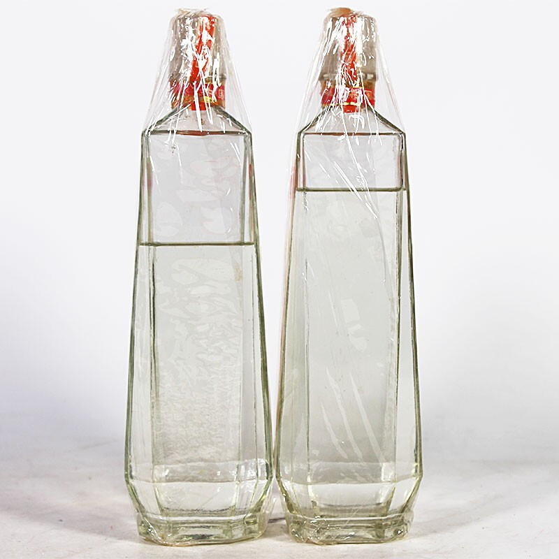 1997年沱牌金盖褐标曲酒54度白酒500ml