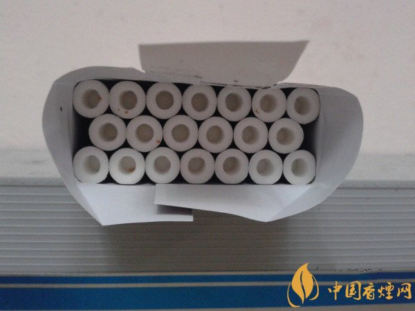 品味白沙和天下香烟 享白沙软和天下宁静致远悠悠烟香