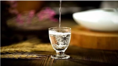 白酒好处和坏处有哪些 白酒对身体的好处与坏处一览