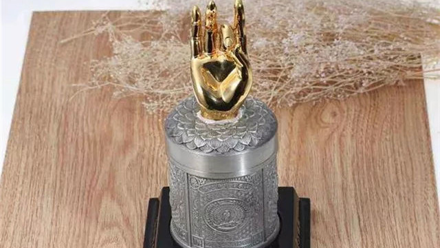 泰山佛光锡罐香烟多少钱一包 泰山佛光锡罐多少钱一盒