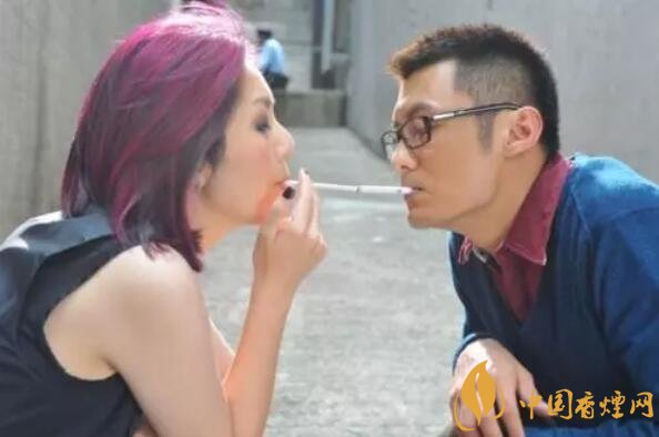 香烟夹耳朵上是怎么来的,耳夹烟是男人的专利