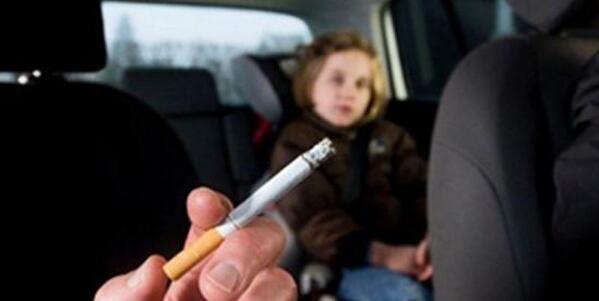 开车可以吸烟吗 开车抽烟的危害
