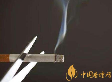 吸烟和戒烟之间如何权衡 吸烟应该注意场合!